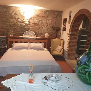 Helga's House- Finestra Sul Borgo Affittacamere Ambra