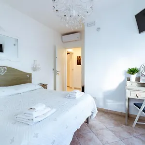 6 In Centro Affittacamere Sanremo